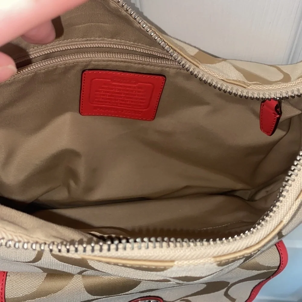 Coach Shoulder & crossbody Canvas Signature Logo purse